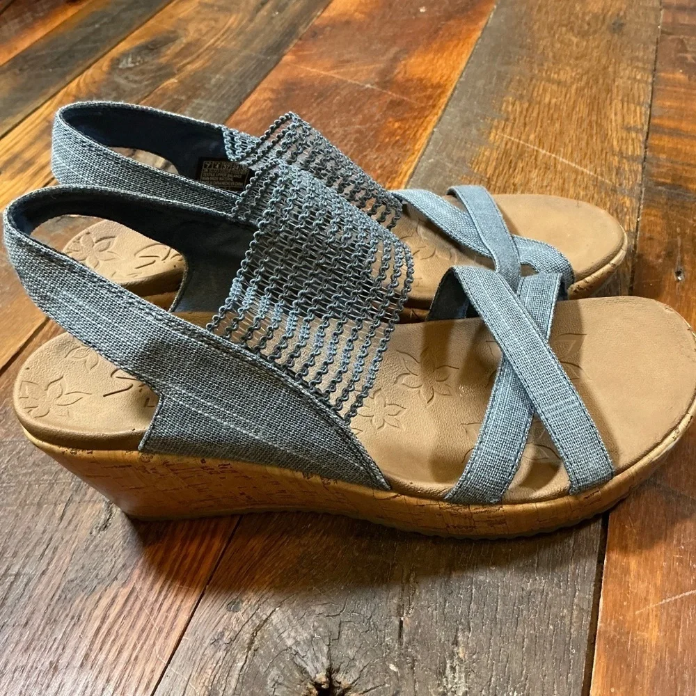 Skechers Women’s Beverlee High Tea Wedge Sandals with Denim Blue Straps Size 7.5